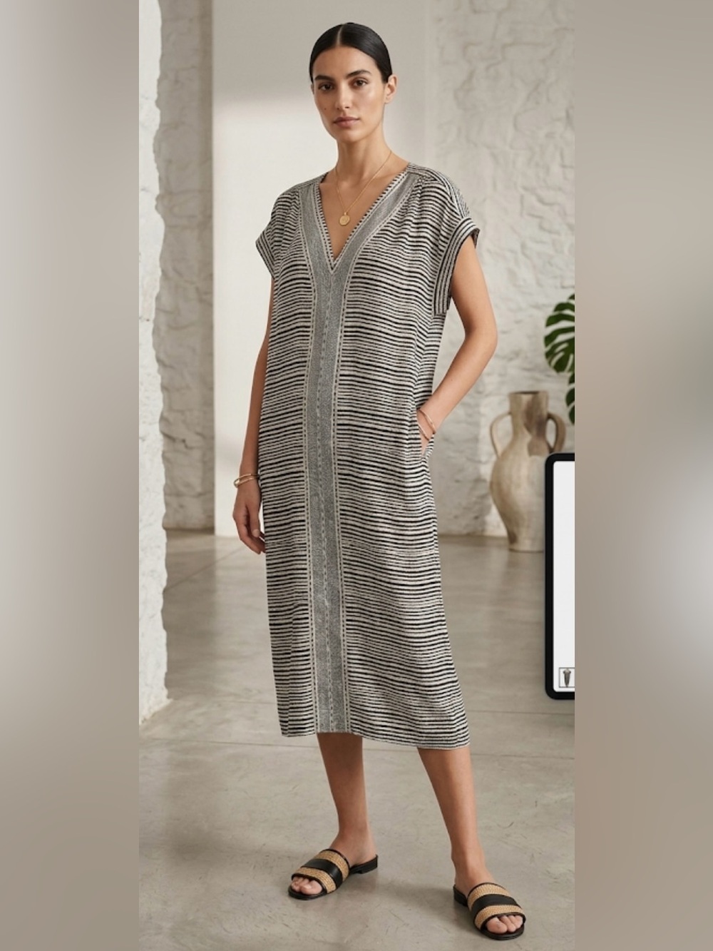 MaxMara Weekend Chic Black and White Kaftan 100% Silk Dress